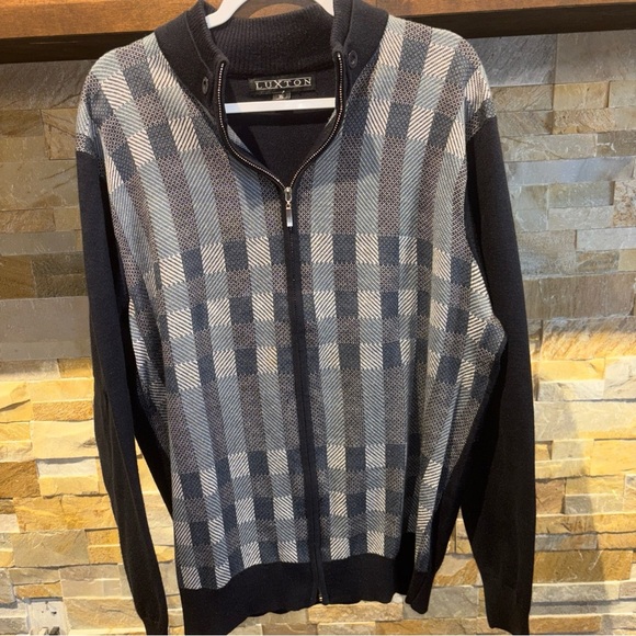 LUXTON XL ZIPPED UP NAVY BLOCK -REPEAT ACRYLIC - Picture 2 of 12